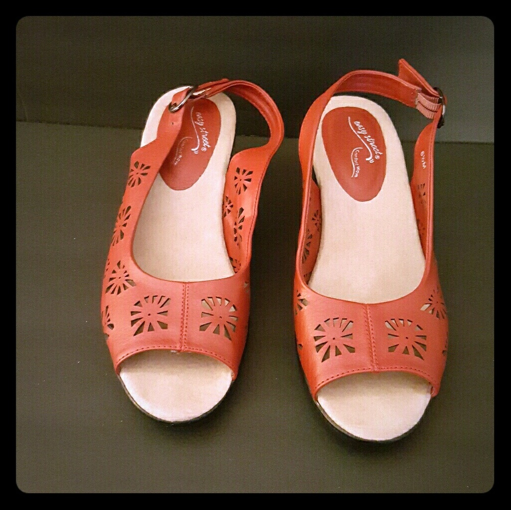 Easy Street Comfort Wave Red Sandals size 6.5